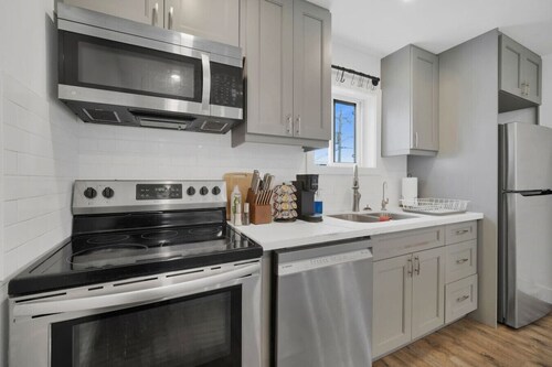 Stylish Main Floor Suite | Near Downtown Kitchener