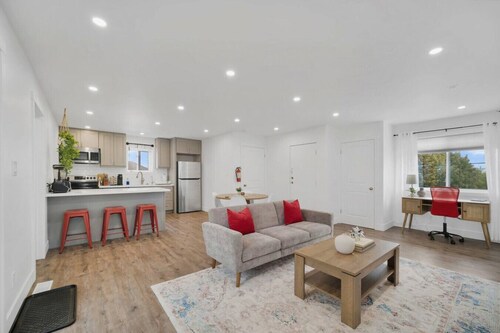 Stylish Main Floor Suite | Near Downtown Kitchener