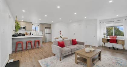 Stylish Main Floor Suite | Near Downtown Kitchener