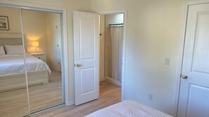 2 室のベッドルーム、WiFi、ベッドシーツ