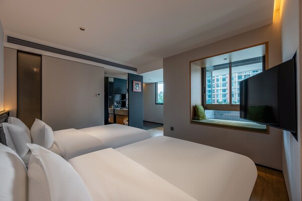 Laptop workspace, free WiFi