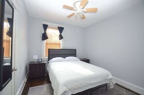 4 bedrooms, iron/ironing board, WiFi, bed sheets