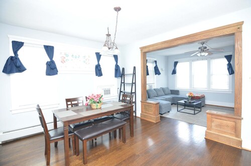 Cozy Beds w/ Parking & Laundry Near RU/RWJ/Train