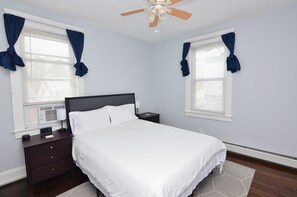 4 habitaciones, tabla de planchar con plancha, wifi y ropa de cama 