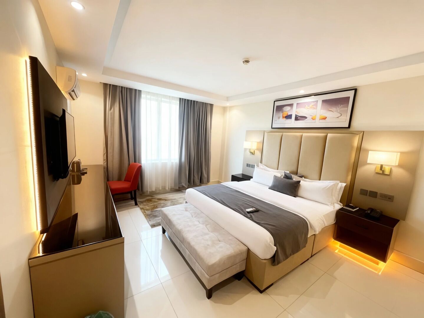 行政套房 | 書桌、筆電工作空間、免費無線上網