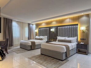 Luxury Twin Room | Desk, laptop workspace, soundproofing, free WiFi