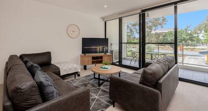 Bright 2-bed Flat Near City Amenities