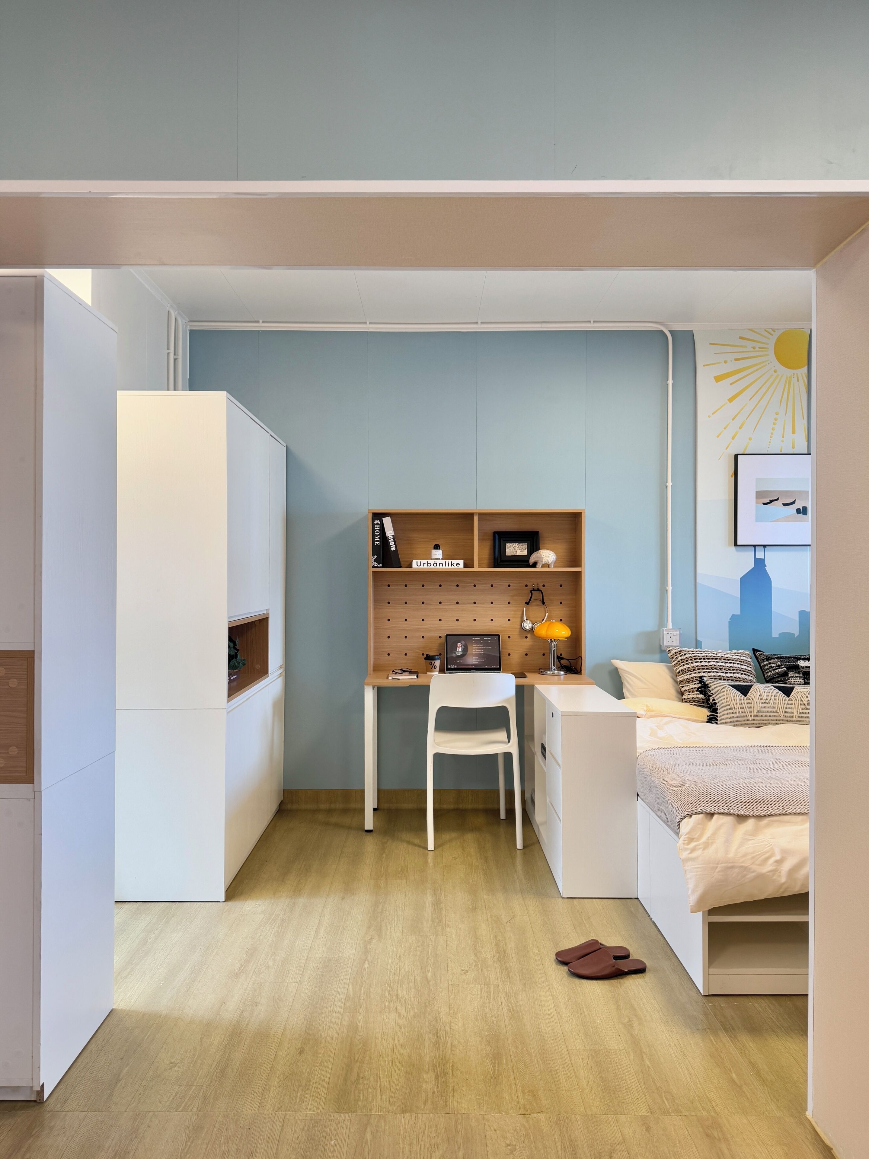 Studio Twin Plus | Desk, blackout drapes, WiFi (free), bed sheets