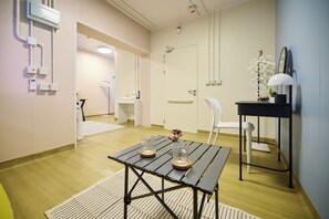 Standard dubbelrum - utsikt mot staden | Vardagsrum