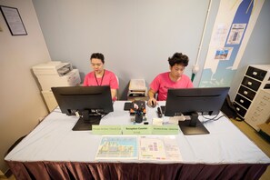 Reception - Runway 1331 - Enlight (Kowloon)