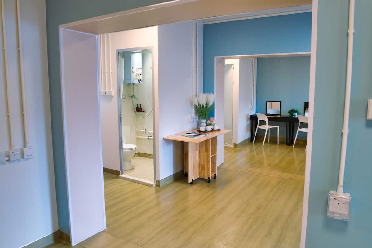 Quad Studio | Desk, blackout curtains, free WiFi, bed sheets