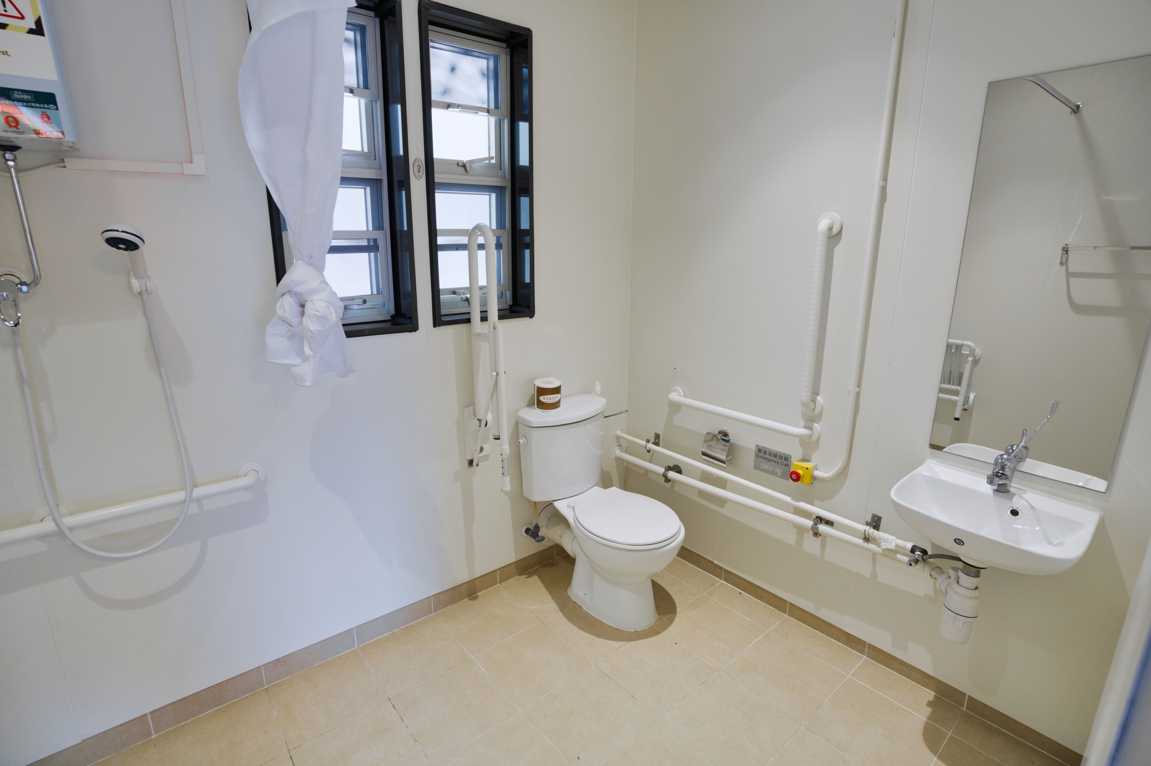 Comfort Quadruple Room, City View | Bathroom | Shower, free toiletries, hair dryer, towels