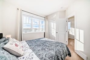 4 chambres, fer et planche à repasser, accès au Wi-Fi (inclus)