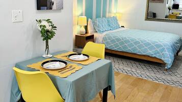 Iron/ironing board, free WiFi, bed sheets