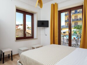 3 Schlafzimmer, Schreibtisch, BĂŒgeleisen/BĂŒgelbrett, Reisekinderbett