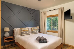 คอมฟอร์ทเคบิน, วิวภูเขา | เครื่องนอนระดับพรีเมียม, เตียงเมมโมรีโฟม, ผ้าม่านกันแสง