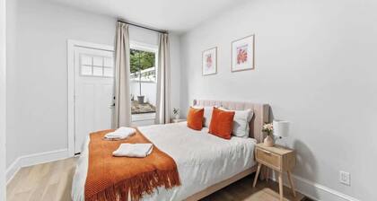 Chic 3BR-4BD-3Bath Oasis with Backyard Near NYC