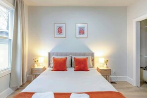 3 habitaciones, tabla de planchar con plancha, cuna de viaje y wifi 