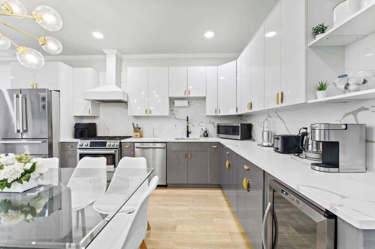 Geladeira, micro-ondas, fogão, cooktop