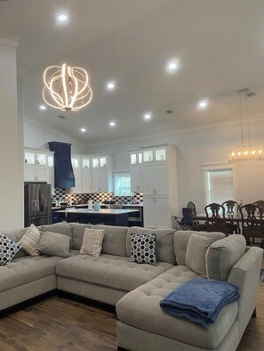 Smart TV - AG Ranch in Hempstead (Hempstead)