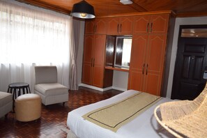 1 habitación, escritorio, tabla de planchar con plancha y wifi gratis 