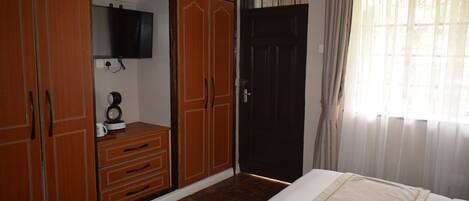 1 sovrum, skrivbord, strykjärn/strykbräda och gratis wi-fi