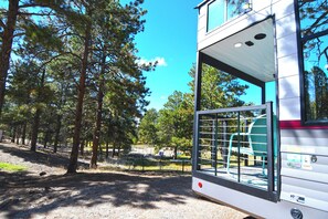 المنطقة المحيطة بالمنشأة