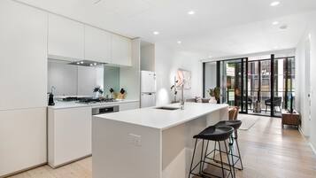 Apartment | Private kitchen | Cookware/dishes/utensils
