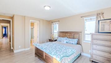 6 bedrooms, free WiFi, bed sheets