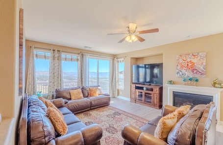 TV, fireplace. Sierra Vista Retreat — your family-friendly Reno–Tahoe getaway!