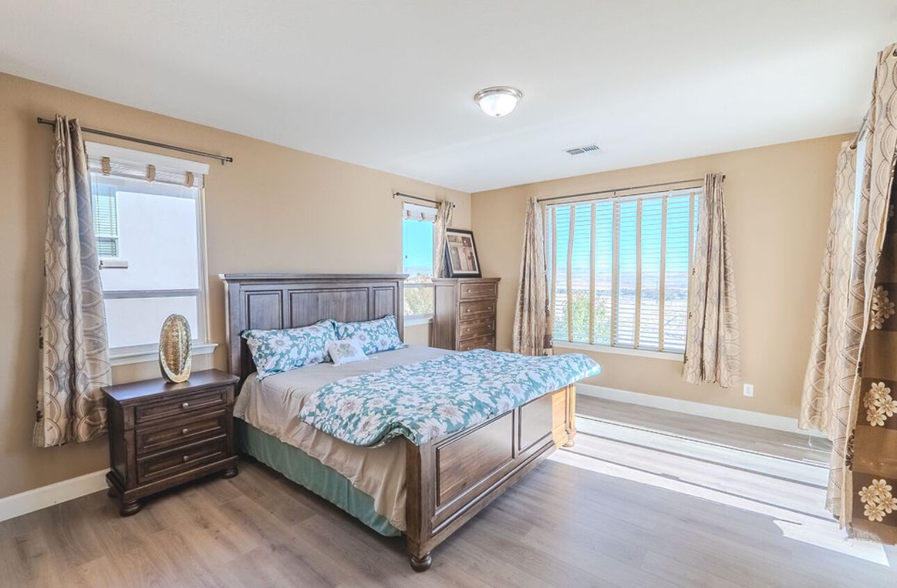 6 bedrooms, free WiFi, bed sheets