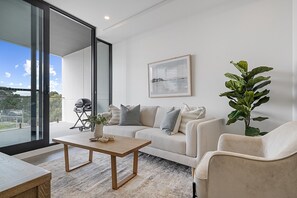 Living room - Bright 1-bedroom Escape With Private BBQ (Perth)