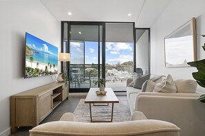Apartment | Living room - Bright 1-bedroom Escape With Private BBQ (Perth)