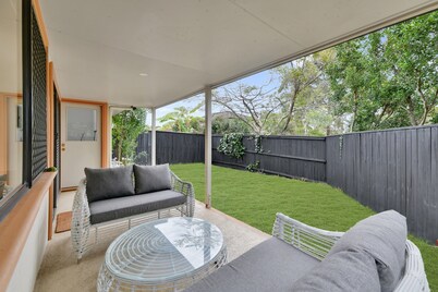 Homely 3-bed Townhouse With Pool & Gym Access