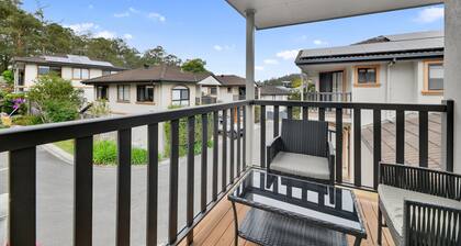 Homely 3-bed Townhouse With Pool & Gym Access