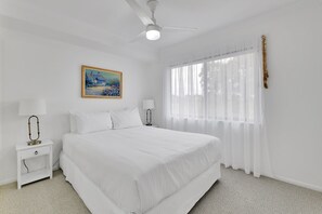 3 bedrooms, iron/ironing board, bed sheets - Homely 3-bed Townhouse With Pool & Gym Access (Brisbane)