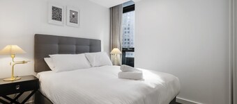Sleek Southbank 2-bed Apartment With Balcony Views