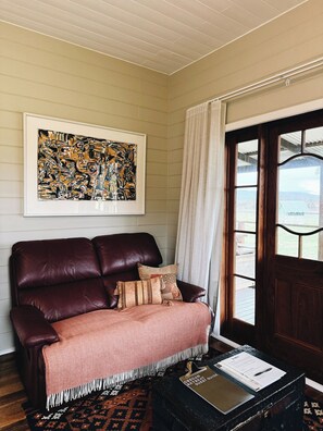 Fireplace, books, stereo