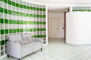 Comfort-Apartment, Terrasse | Wohnbereich