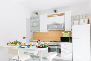 Comfort Apartment, Patio | Private kitchen