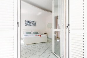 Appartement Confort, patio | Bureau, espace de travail pour ordinateur portable, rideaux occultants