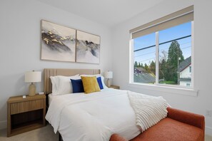 2 bedrooms, travel cot, free WiFi, bed sheets