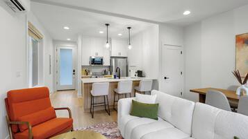 智能電視、書籍