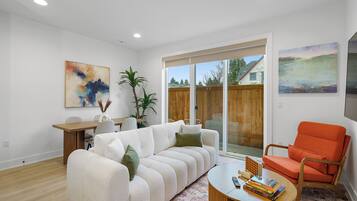 智能電視、書籍