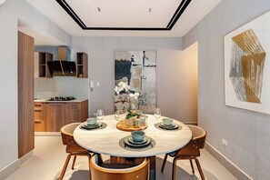 Apartment, 1 Bedroom, Private Pool, City View | Dining room