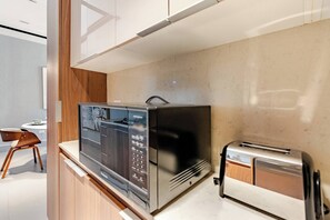 Apartment, 1 Schlafzimmer, eigener Pool, Stadtblick | Innenbereich