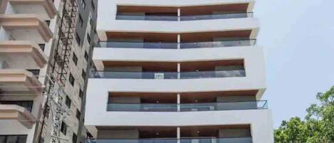 Departamento, 1 habitación, alberca privada, vista a la ciudad | Exterior