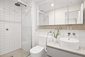 Apartment | Bathroom - Heidelberg 2-bed Retreat Near Austin Hospital (Melbourne)