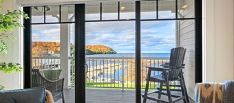 Marina View Luxury Condo | Paddle Boards & Bikes