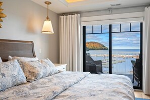 3 bedrooms, desk, iron/ironing board, WiFi